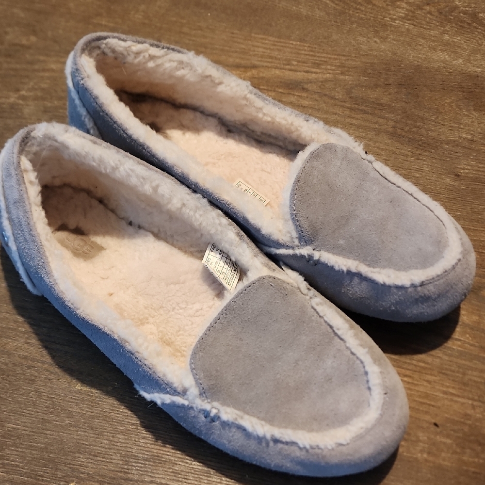 Cozy Blue Shearling Women's Slippers